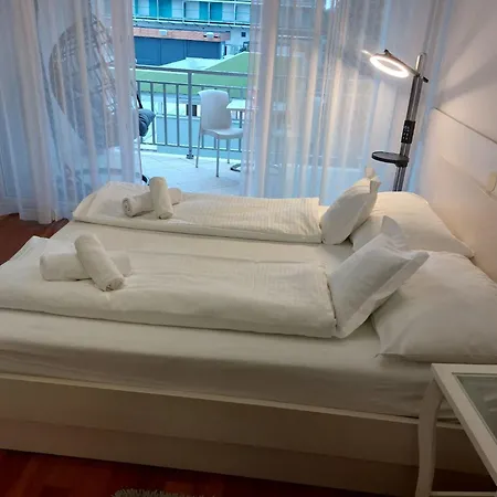 Ni I - With Balcony S Apartment
