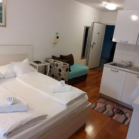 Ni I - With Balcony S Apartment Makarska