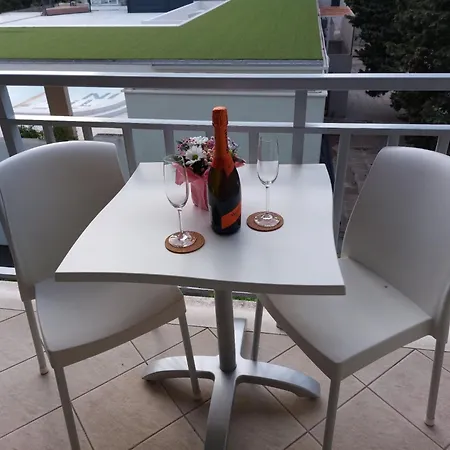 Apartment Ni I - With Balcony S *
