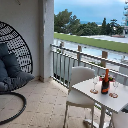 Ni I - With Balcony S Apartment *